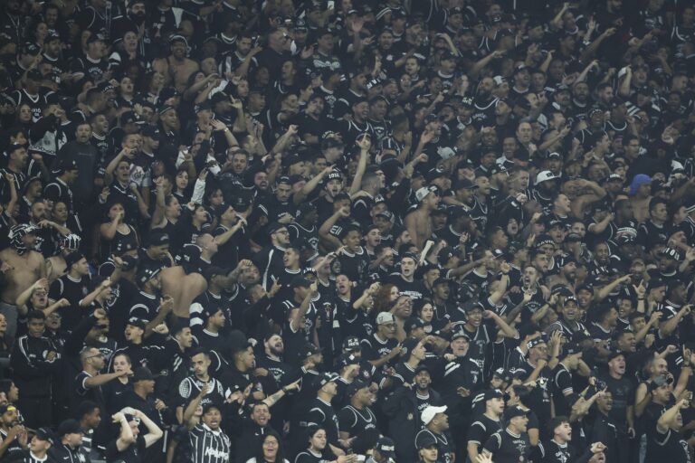 Organizadas do Corinthians fazem convocação geral antes de decisão organizadas-do-corinthians-fazem-convocacao-geral-antes-de-decisao