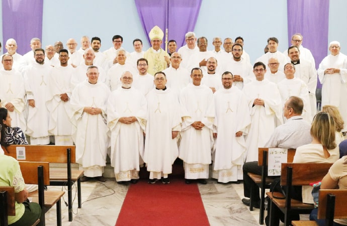 Missa dos Santos Óleos reafirma unidade diocesana na Catedral de Jales missa-dos-santos-oleos-reafirma-unidade-diocesana-na-catedral-de-jales