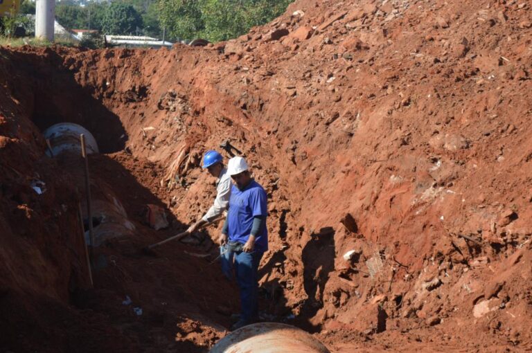 prefeitura-de-fernandopolis-realiza-obra-para-conter-erosao-no-rosa-amarela